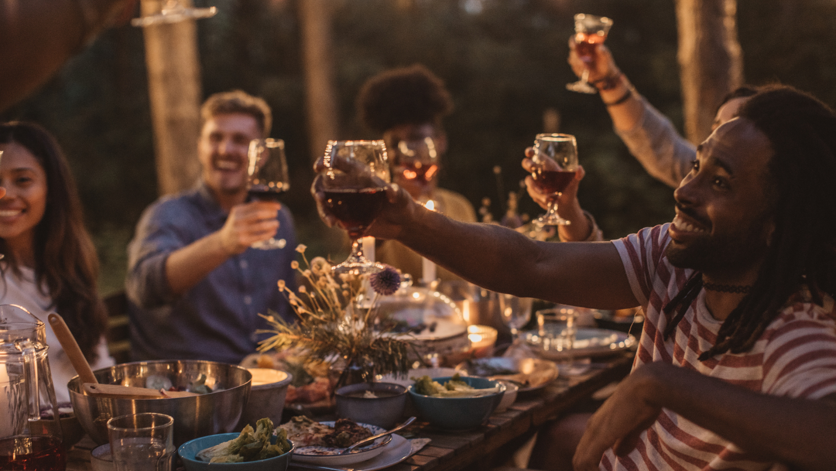 Thanksgiving meal, outdoor meals, fall festive, outdoor ambiance, thanksgiving patio, friendsgiving