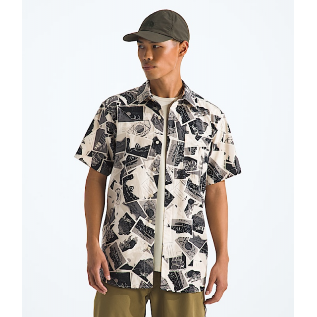 The North Face Mens Ss Baytrail Pattern Shirt Desert Stone TNF Postcards Print