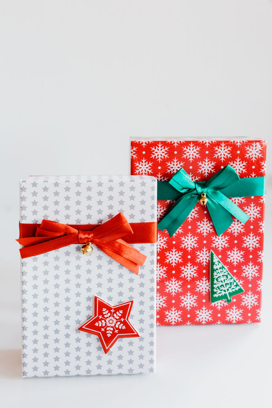 wrapped-red-white-and-green-gifts